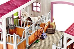 97-Piece HORSE CLUB Riding Center Playset – Imaginative Horse Adventure Toy