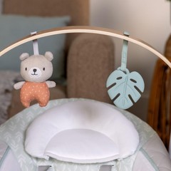 Ingenuity Cozy Spot Swing n Go 25.6″ (H) x 21.5″ (W) x 31.1″ (L),