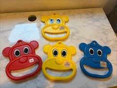 Set of 4 Bear Trapeze Rings Playground Swing Set Gym Rings Plastic Red Yellow