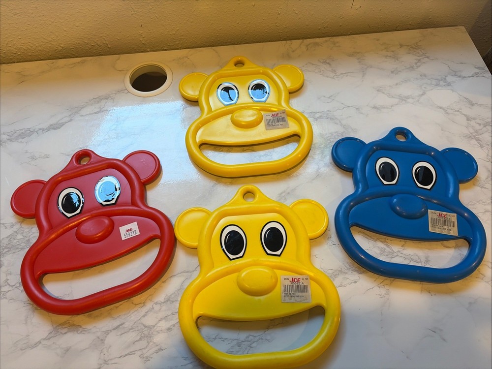 Set of 4 Bear Trapeze Rings Playground Swing Set Gym Rings Plastic Red Yellow