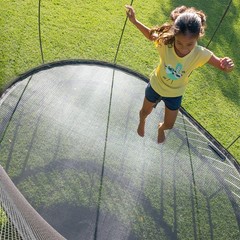 Springfree Trampoline Kids Outdoor Medium Oval 8 x 11′ Trampoline with Enclosure