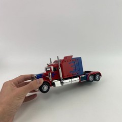 Cybercase 1:24 Scale Toy Semi Truck Model, Pull Back Truck Toy with Rear Wheel S