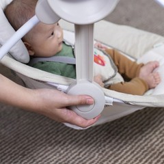 Soothe n Delight Compact Portable 6-Speed Plush Baby Swing Music 0-9M