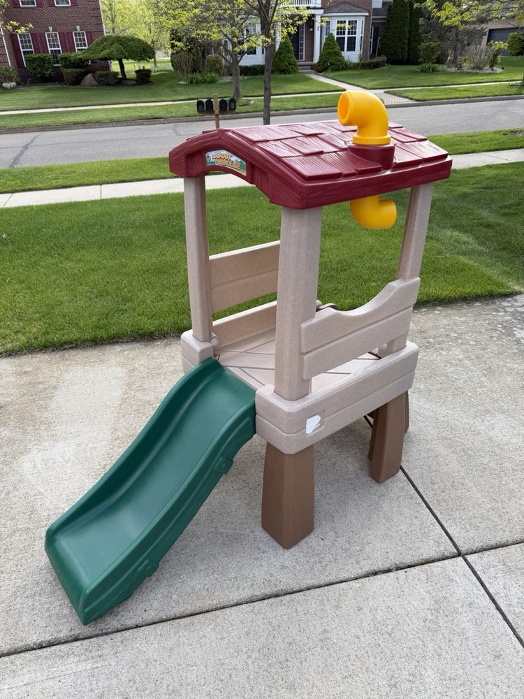 Step2 Naturally Playful Lookout Treehouse Toddler Climber with Slide