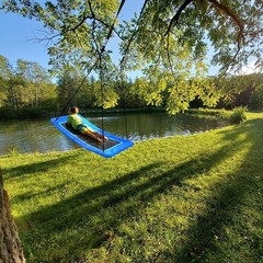 Versatile 700lb Giant Swing for Family Gatherings